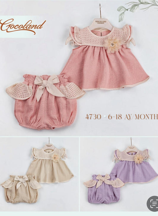 2-piece Baby Girls lace trim top, frill and bow centered shorts