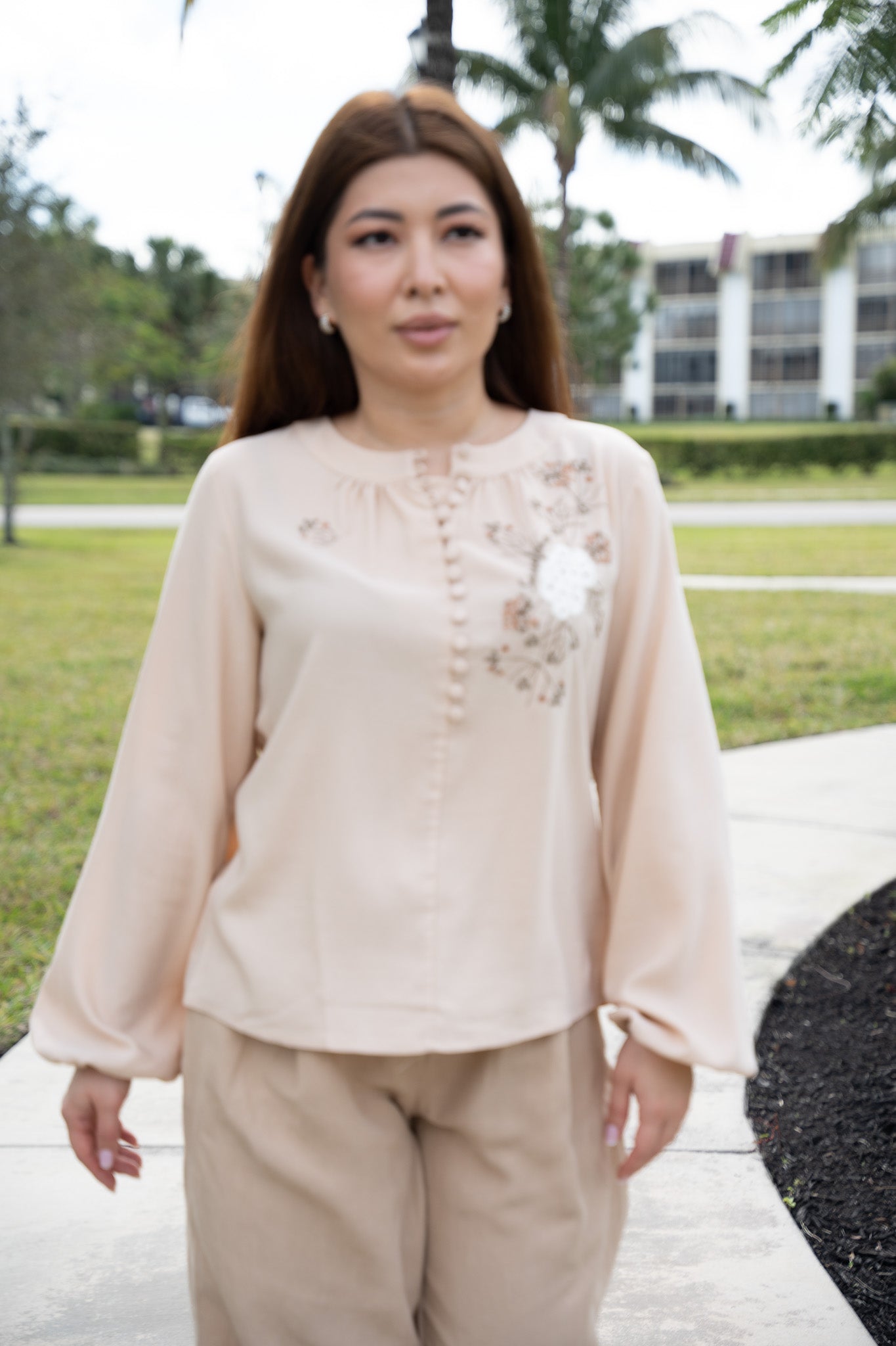 Blouse With Long Sleeves and Floral Emboridery